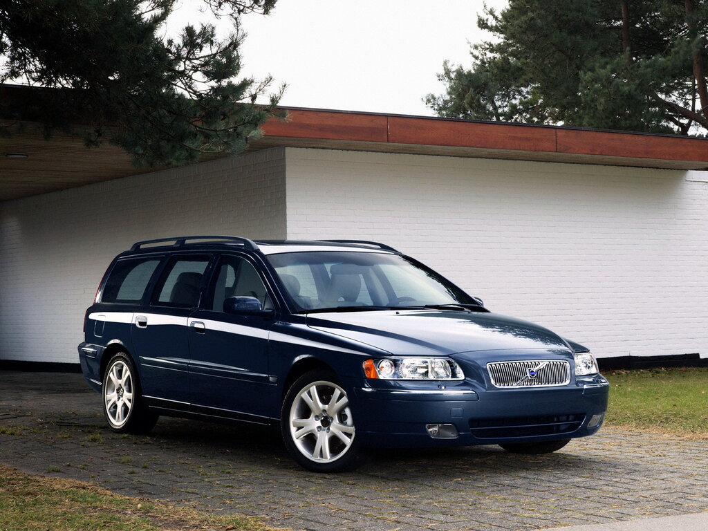 Volvo V70 (JV32, SW49, SW52, SW59, SW61, SW65, SW71, SW74, SW79, SW81) 2 поколение, рестайлинг, универсал (05.2004 - 07.2007)